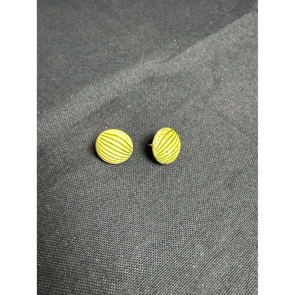 Vintage Style Lime Green Ribbed Button‎ Stud Earrings Textured Retro Round Neon